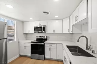 Photo #5: 2791506 Listing