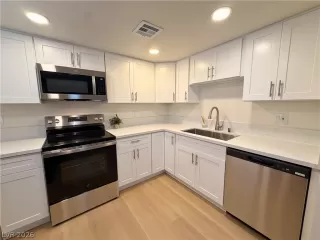 Photo #6: 2791506 Listing