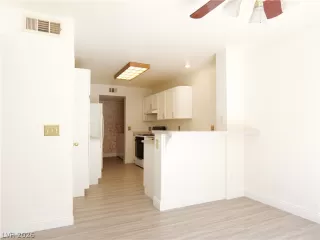 Photo #4: 2791558 Listing 