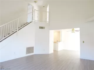 Photo #5: 2791558 Listing 