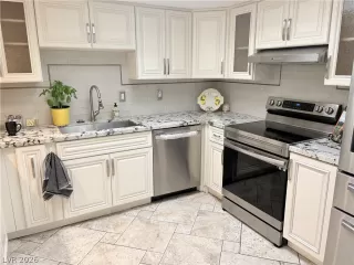 Photo #2: 2791595 Listing