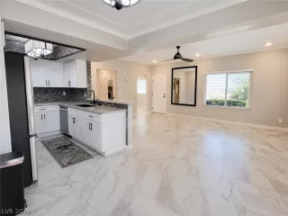 Photo #5: 2791601 Listing