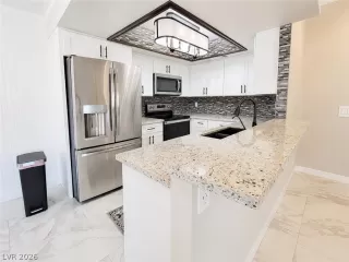 Photo #6: 2791601 Listing