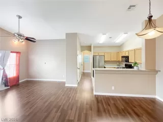 Photo #5: 2791631 Listing