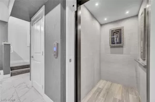 Photo #5: 2791697 Listing