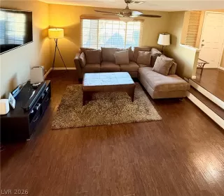 Photo #6: 2791815 Listing