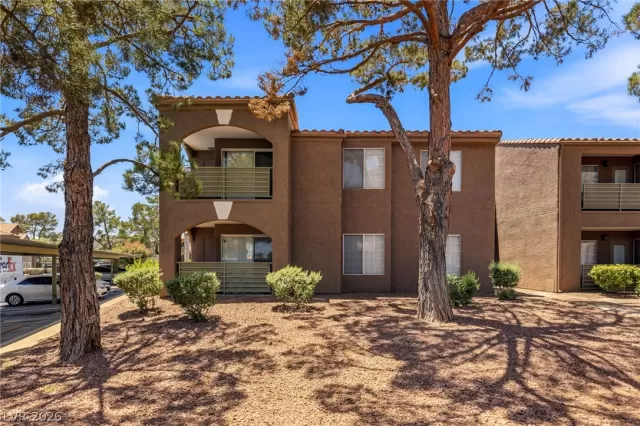 MLS: 2791820 Condo For Sale
