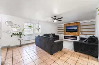 Photo #3: 2791858 Listing
