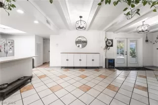 Photo #5: 2791858 Listing
