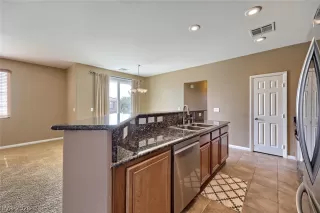 Photo #5: 2791870 Listing