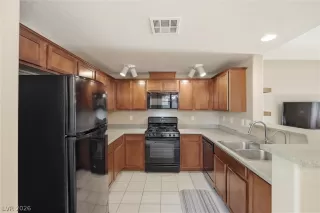 Photo #6: 2791909 Listing