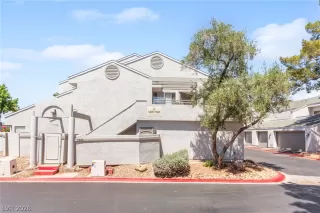 Photo #5: 2791953 Listing
