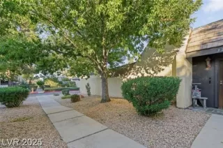 Photo #1: 2792022 Listing