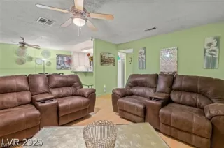 Photo #2: 2792022 Listing