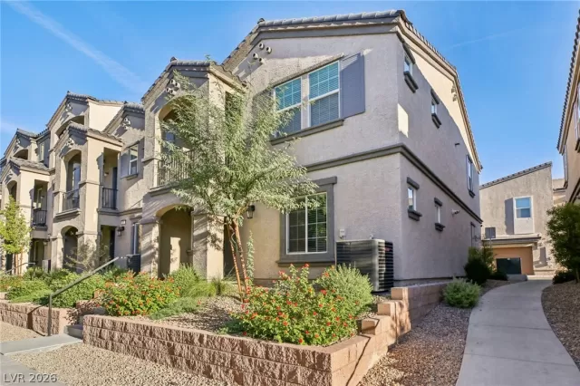 MLS: 2792216 Condo For Sale