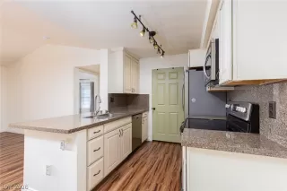 Photo #4: 2792222 Listing