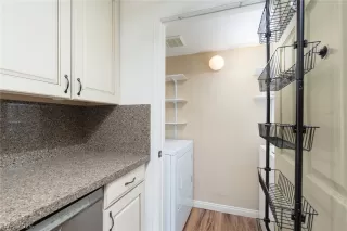 Photo #5: 2792222 Listing