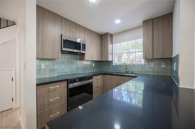 MLS: 2792301 Condo For Sale