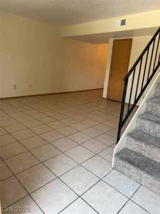 Photo #3: 2792328 Listing
