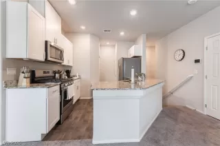 Photo #5: 2792333 Listing