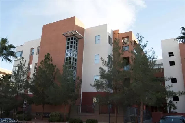 MLS: 2792352 Condo For Sale