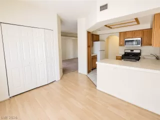 Photo #5: 2792454 Listing