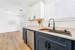 Photo #3: 2792501 Listing