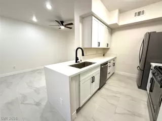 Photo #6: 2792510 Listing