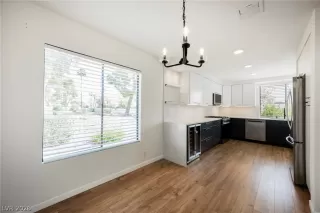 Photo #5: 2792547 Listing
