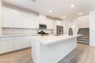 Photo #6: 2792655 Listing