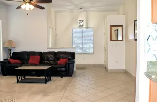 Photo #4: 2792837 Listing