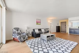 Photo #4: 2792852 Listing