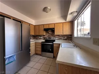 Photo #2: 2792939 Listing