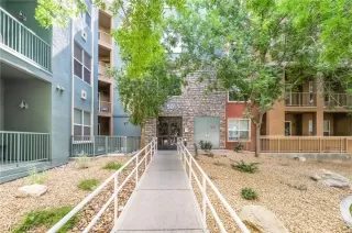 Photo #2: 2793000 Listing 