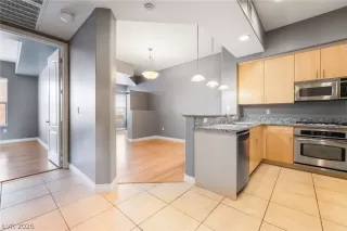 Photo #5: 2793000 Listing 