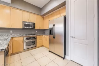 Photo #6: 2793000 Listing 