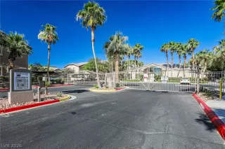 Photo #2: 2793065 Listing