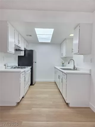 Photo #3: 2793096 Listing