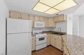 Photo #6: 2793162 Listing
