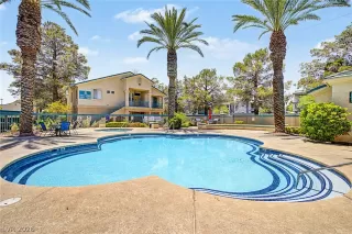 Photo #5: 2793169 Listing