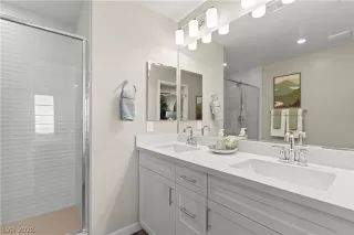 Photo #4: 2793200 Listing
