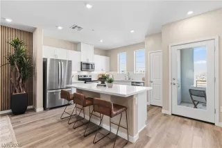 Photo #6: 2793200 Listing