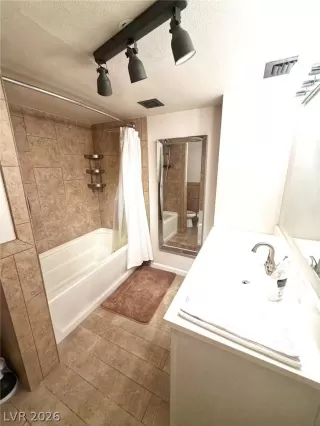 Photo #5: 2793296 Listing