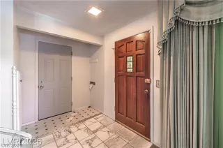Photo #4: 2793309 Listing