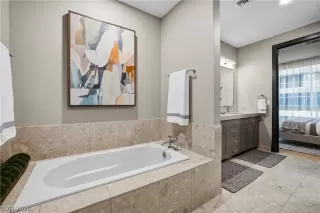 Photo #4: 2793317 Listing