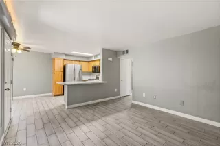 Photo #3: 2793330 Listing