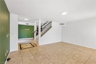 Photo #4: 2793376 Listing