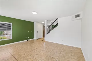 Photo #5: 2793376 Listing