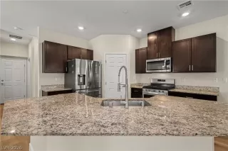Photo #3: 2793391 Listing