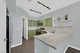 Photo #5: 2793432 Listing